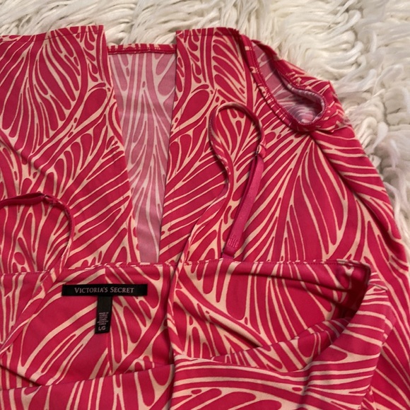 Victoria Secret Dress size L length 50” bust 36” pink and white color - Picture 11 of 12
